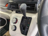 シンプルで使いやすいシフトレバー