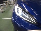 Bi-BeamLEDランプ+LEDターンランプ+LEDクリアランスランプが付いています。