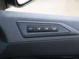 シートメモリーを装備しております!運転する方のシートポジションにボタン一つで操作できるので、とても楽々ですね♪