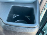 ドリンクホルダー装備☆運転席右側についていますのでドリンクも取り出しやすい☆