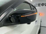 【ウィンカー付きドアミラー】ドアミラーは車幅の最も外側に位置するため、横や斜め後ろから接近する車両や歩行者にも方向指示が伝わりやすくなります。