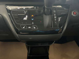 「オートエアコン」車内の温度を感知して、自動で温度調整をしてくれます