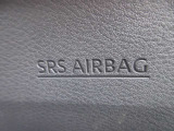 運転席側にSRS二-エアバックシステムを採用 万一の際の安全性を高めました