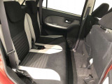 【後部座席】も当然、綺麗・清潔に仕上げております。内装の綺麗なお車は気持ちが良いですし、コンディションのいい車が多いです。これもオススメの1台です。