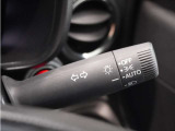 【バリアブル間欠ワイパースイッチ】車速に応じてワイパーの間隔を自動的に調整する機能。雨の量や車速に応じてワイパーの間隔を最適化し、視界を確保することができます。