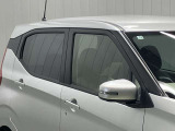 プラスチックバイザーがない分デザインもすっきり★洗車の時の窓拭きもラクラクです!