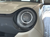 LEDヘッドライトは、点灯の瞬間から最大光量を発揮し、突然暗くなるトンネルなどでの安定感を高めます。