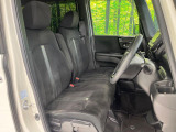 運転席シート廻りは使用感も少なく、良好な状態となっています。丁寧に使われていたことがよくわかりますね。