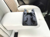 CX-3独自のドリンクホルダー使用時のみ展開するので収納するとすっきりします、