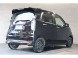 このお車はホンダ純正光脱臭・抗菌加工を納車前に致します。光触媒消臭は光触媒と銀イオンにより消臭とウイルス除菌や抗菌効果のダブル効果で車内を快適に保ちます。
