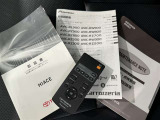 メンテナンスノート、取扱説明書です。 その車の整備記録が事細やかに記録されています。 車が生まれてから今までどのような道を歩んできたのか判るとても重要な物ですよ。