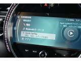 もはやMINI標準搭載とも言える、デザインアイコンの一つでもあるカーナビは各種設定から情報、マルチメディアまで、可愛らしい見てくれで多機能な装備の一つです。