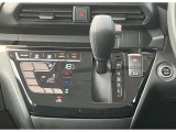 【オートエアコン】 設定温度は一定のまま、1年中、車内は快適空間♪快適温度♪