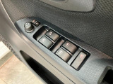お客様にぴったりなおクルマをお選びいただけますように様々な展示車をご用意致しております!ダイハツの軽自動車だけではなく、他メーカー車やコンパクトカー・ミニバンなども数多く取り揃えております!