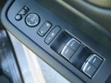 パワーウインドのスイッチはココです!運転席スイッチは、AUTO機能付きです。