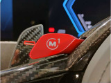 【パドルシフト付】Mマルチステアホイルに付随する「パドル・シフト」F1マシン感覚でシフトチェンジが可能となりよりドライビングの楽しさを演出します