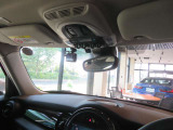 車内は落ち着いたライトグレーの天井生地です。明るい色合いで、車内空間を広く見せる効果があります☆
