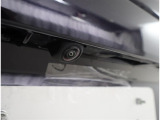 バックモニター付なので後退時に後方が見えるので安心。 車は構造上、死角がたくさんなので万が一を考えると必須ですね。 あくまで補助の為の装備、バックは目視で確認する事が重要ですよ。