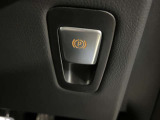 スタッフ全員が自動車保険の資格を保有しており、万が一の事故の際のサポート体制を整えております。メルセデス・ベンツ自動車保険プログラムをご用意しております。無料証券診断を行います!