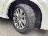 タイヤの残量は是非お車でご確認下さい。