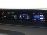 とっても見やすいメーターです。夜間時はラグジュアリーな気分にさせてくれる照明が魅力ですので、夜のドライブも楽しみになりますよ♪