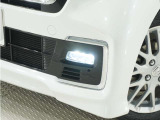 ◆フォグライト◆ 霧などの悪天候時、自車の位置を示すとともに前方や路肩が見えずらい時、近い位置をワイドに照らしてくれます