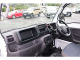 国産車から外車(輸入車)まで全メーカー新車・中古車販売・リース販売・車検・板金・修理・レンタカー取扱店です。テスター(診断機)完備ですので外車(輸入車)の車検や修理も自信をもっておこなっております。