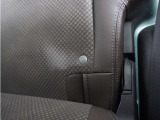 ◆ISOFIX◆シートベルトいらずでチャイルドシートと固定金具を連結するだけでガッチリ固定できます。