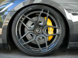 BC FORGED前21in後22in(鍛造)/Power Craftハイブリッドエキゾ-ストシステム(ブル-チタンテ-ル)/BC RACING車高調/CARBONトランクスポイラ-/エンブレムブラックアウト/インナ-ブラックヘッドライト/黄キャリパ-