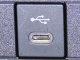 USB端子を装備しております。