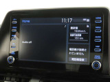 メーカー装着の8インチディスプレイオーディオを装備しております。