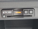 ETC2.0車載器が装備されております。路車協調システムによる運転支援サービスを受けることができる車載器です。カードを挿入して直ぐに使えるようセットアップ(有料)してお渡しします。