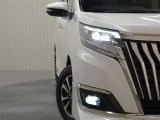 LEDヘッドライトです。デザイン性がよくとても明るいので、夜間の走行や悪天候でも安心です。しかも長寿命!