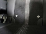 ◆ISOFIX◆シートベルトいらずでチャイルドシートと固定金具を連結するだけでガッチリ固定できます。