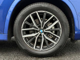 BMW専門のメカニックが、100項目にも上るポイントを徹底的にチェック。交換基準に達した部品があれば、弊社負担にて交換後、お客様へご納車致します。