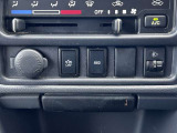[アクセサリーソケット]こちらから電源が取れますので、車内での電化製品のご利用ができます♪