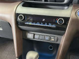 自動で車内温度を調整してくれる【オートエアコン】付きです