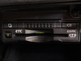 ★ETC(DSRC)が装備されています!!社外品とは違い収まりの良いデザインが人気!高速道路を利用する際は必需品ですよね!!ストレス無く料金所を通過出来ます!!