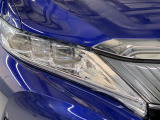 LEDヘッドライトです。デザイン性がよくとても明るいので、夜間の走行や悪天候でも安心です。