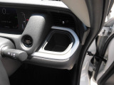 運転席カップホルダーです。