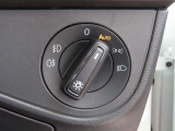 ダイヤル式のヘットライトスイッチです。Auto機能あります。