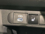 スマートフォン等が充電できるUSB端子が付いてます。
