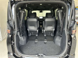 写真のように後部座席を倒せば、普段なかなか載せることのないような大きな荷物もしっかり積むことができそうですね。
