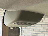 広い水平画角のフロントワイドビューカメラと前後8つのソナーセンサーで、万が一に備えます。