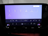 ディスプレイオーディオを装備。スマホとクルマをつなぐことで、これまでのナビに加えて、色々なサービスが楽しめます。