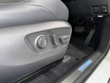 パワーシート搭載。微妙な調整が手軽にでき、ピッタリのポジションで運転することが可能です。