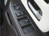 ◆パワーウィンドウスイッチ◆運転席から全席の窓の開閉操作を行うことが出来いつでも換気ができます!