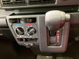 納車前にはプロのメカニックが、各部の点検を行います。ディーラーにしか出来ない品質、そしてサービスできっと満足していただけると思います!