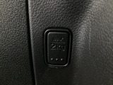 レジ袋や手提げ袋を引っ掛けるのに便利なショッピングフックを装備しています。実用的で便利なアイテムです♪