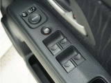 ◆パワーウィンドウスイッチ◆運転席から全席の窓の開閉操作を行うことが出来いつでも換気ができます!